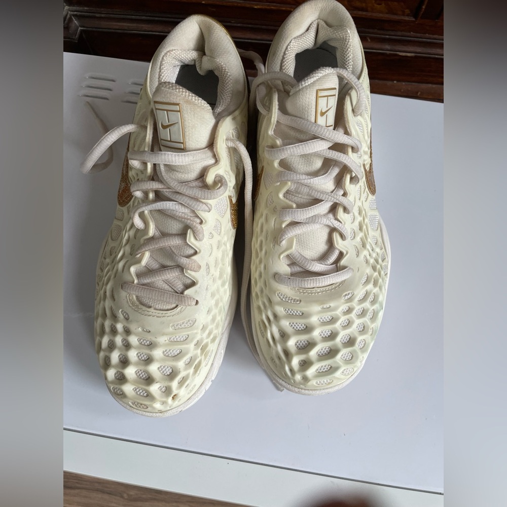 Brand New Nike Size 8